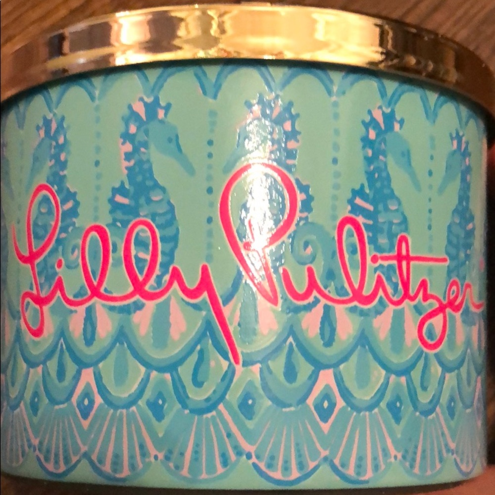 NEW Lilly Pulitzer New Kids on the Dock Candle gwp